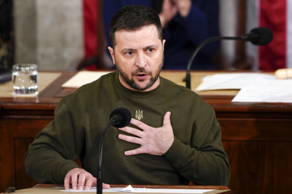 卓信速配 俄军杀进波克罗夫斯克，乌军派兵解围，双管齐下，精锐欲打通后勤